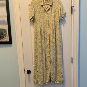 Beautiful Vintage Erika Pastel Yellow Floral Maxi Dress
